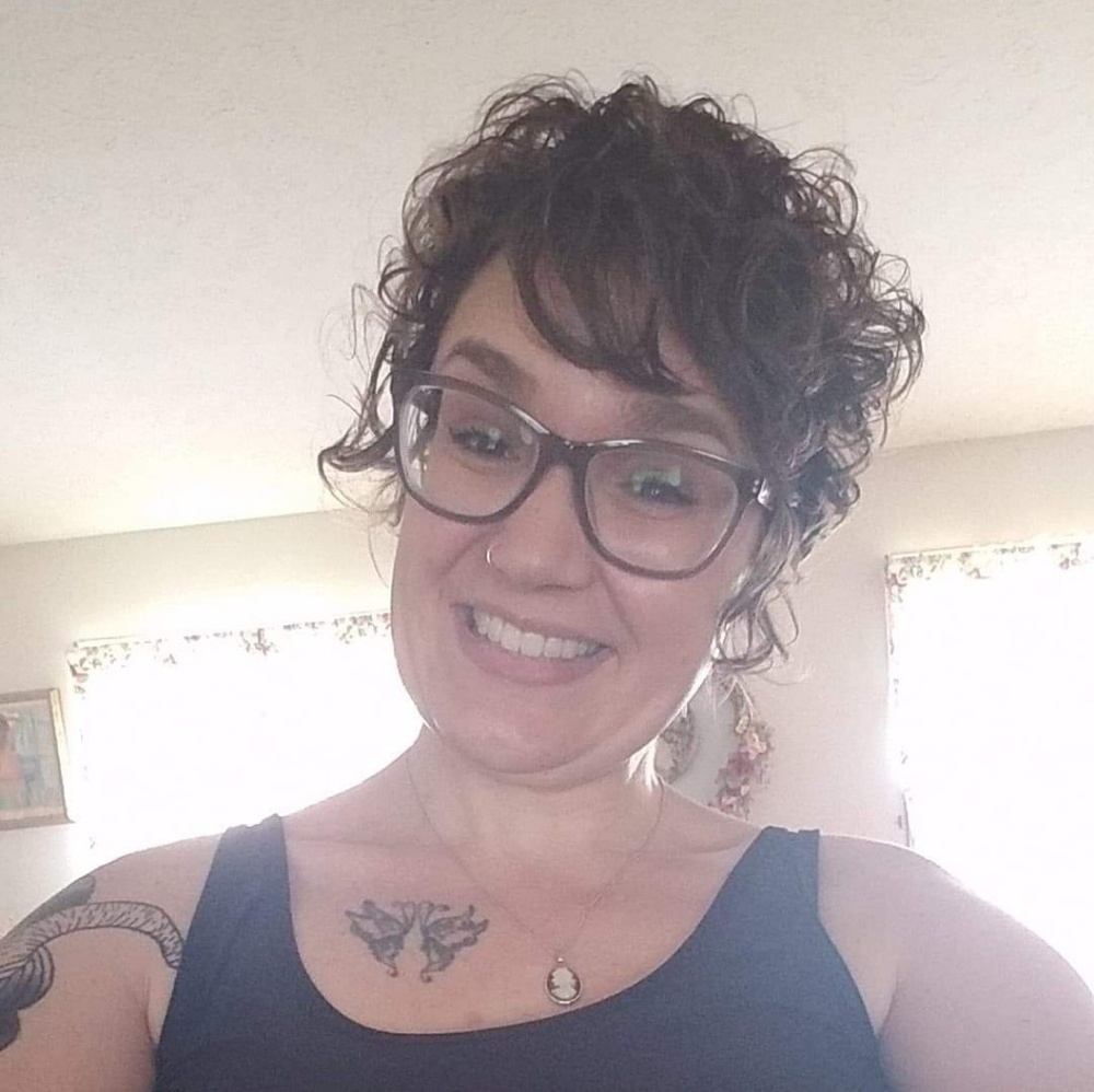 Meet your Posher, Elizabeth